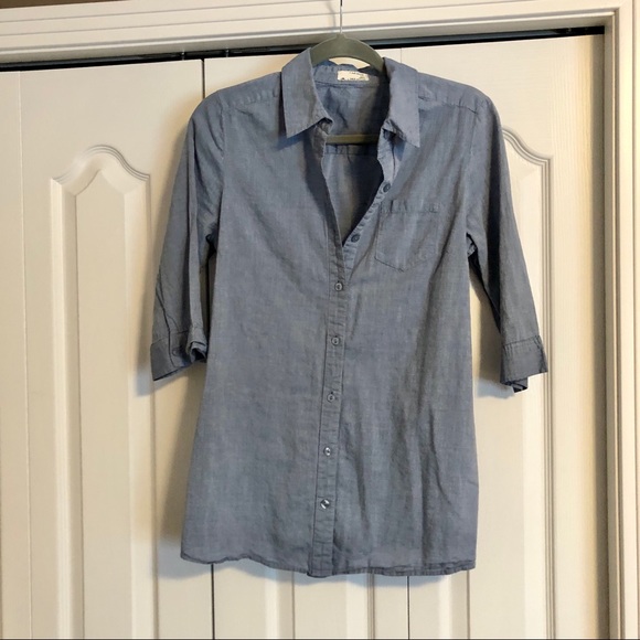 Ali & Kris Denim Blouse - Picture 1 of 2